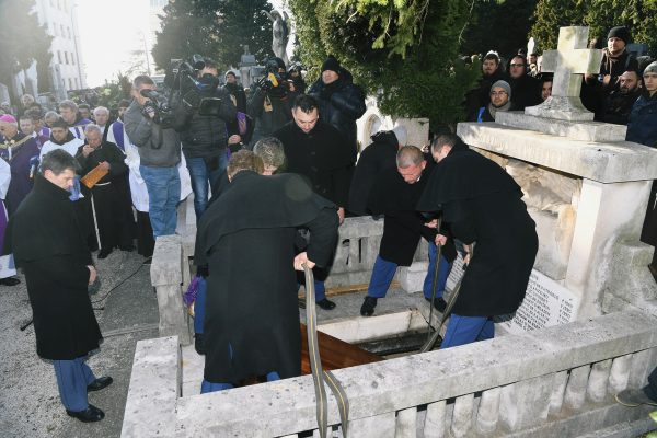 Svetište Majke Božje Trsatske Rijeka, Gospa Trsatska